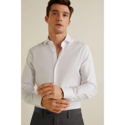 Mango Man - Koszula Pobla. Białe koszule męskie marki Mango Man, xl, bez wzorów, z bawełny, eleganckie, z włoskim kołnierzykiem, z długim rękawem. Za 199,90 zł.