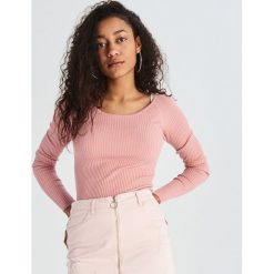 Prążkowany sweter basic - Różowy. Różowe bluzki damskie marki Sinsay, s, bez wzorów, prążkowane, bez rękawów, bez kaptura. Za 39,99 zł.