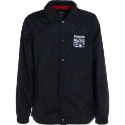 Volcom BREWS COACH Kurtka wiosenna black. Czarne kurtki chłopięce przeciwdeszczowe Volcom, z materiału. Za 239,00 zł.