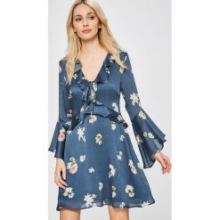 Answear - Sukienka Wild Nature. Szare sukienki mini ANSWEAR, na co dzień, m, z poliesteru, casualowe, rozkloszowane. W wyprzedaży za 119,90 zł.