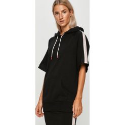 Hugo - Bluza. Czarne bluzy damskie HUGO, s, z aplikacjami, z elastanu, z krótkim rękawem, krótkie, z kapturem. Za 549,90 zł.