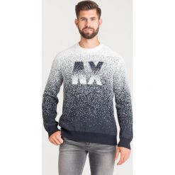 SWETER ARMANI EXCHANGE. Białe swetry męskie s, z dzianiny, z okrągłym kołnierzem. Za 305,40 zł.