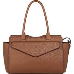 Fiorelli Damska torebka Mila FWH0536 Chestnut. Brązowe torebki klasyczne damskie Fiorelli, bez wzorów, z materiału, bez dodatków. W wyprzedaży za 214,00 zł.