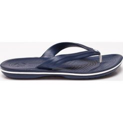 Crocs - Japonki. Niebieskie kapcie męskie Crocs, z materiału. W wyprzedaży za 99,90 zł.
