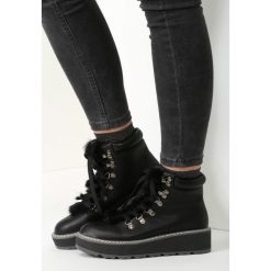 Czarne Traperki You Send Me. Czarne buty zimowe damskie vices. Za 99,99 zł.