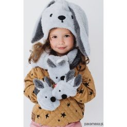 Czapka w zestawie z łapkami i szalikiem Rabbit. Szare czapeczki niemowlęce marki Pakamera. Za 109,00 zł.