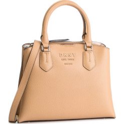 Torebka DKNY - Noho-Md Trple Compt R91DHA75 Latte LAT. Pomarańczowe torebki klasyczne damskie DKNY, bez wzorów, ze skóry, klasyczne, na ramię, bez dodatków. Za 1199,00 zł.