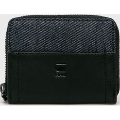 G-Star Raw - Portfel. Czarne portfele damskie G-Star RAW, bez wzorów, z bawełny. W wyprzedaży za 129,90 zł.