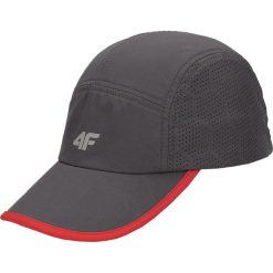 Czapka z daszkiem męska CAM002 - antracyt. Czarne czapki męskie marki 4f, w paski. Za 44,99 zł.