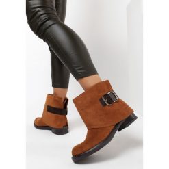 Camelowe Botki Tinsha. Brązowe botki damskie Born2be, bez obcasa, na płaskiej podeszwie, bez zapięcia. Za 149,99 zł.