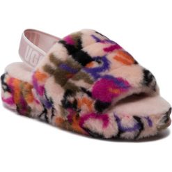 Sandały UGG - W Fluffy Yeah Slide Mottlee 1103865 W/Multi. Różowe klapki damskie Ugg, bez wzorów, z wełny, bez obcasa. Za 509,00 zł.