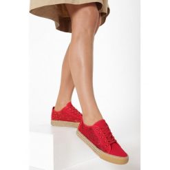 Czerwone Trampki Pause. Czerwone espadryle damskie Born2be, bez wzorów, bez obcasa. W wyprzedaży za 34,99 zł.