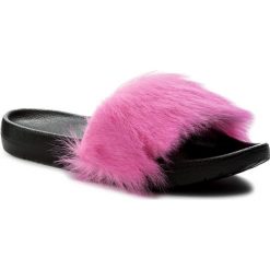 Chodaki damskie: Klapki UGG - W Royale 1018875 W/Nopk