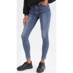 Niebieskie Jeansy Skinny Daemtarish. Niebieskie jeansy damskie Born2be. Za 109,99 zł.