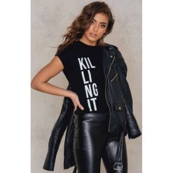 T-shirty damskie: Josefin Ekström for NA-KD T-shirt Killing It – Black