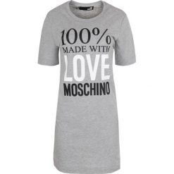 Sukienka Love Moschino. Szare kombinezony damskie Love Moschino, bez wzorów, z bawełny, z włoskim kołnierzykiem, bez rękawów. Za 279,00 zł.