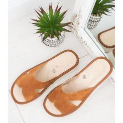 Kapcie damskie Natural Style NS-118 Brązowe. Pomarańczowe kapcie damskie NATURAL STYLE, ze skóry. Za 28,00 zł.