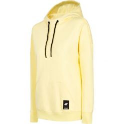 Bluza damska BLD242A - jasny żółty. Żółte bluzy damskie marki 4f, bez wzorów, z dzianiny, bez rękawów, z kapturem. Za 139,99 zł.