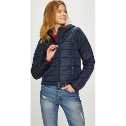 Vero Moda - Kurtka Simone. Niebieskie kurtki damskie marki Vero Moda, s, z poliesteru, z kapturem. W wyprzedaży za 59,90 zł.