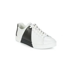 Buty Emporio Armani ALDA. Białe trampki i tenisówki damskie marki Emporio Armani, bez wzorów, bez zapięcia. Za 615,20 zł.