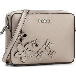 Torebka NOBO - NBAG-E1590-C025 Złoty. Żółte listonoszki damskie Nobo, bez wzorów, ze skóry ekologicznej, eleganckie, bez dodatków. W wyprzedaży za 119,00 zł.