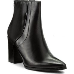 Botki CAPRICE - 9-25315-29 Black Antic 001. Czarne buty zimowe damskie marki Caprice, z materiału. W wyprzedaży za 299,00 zł.