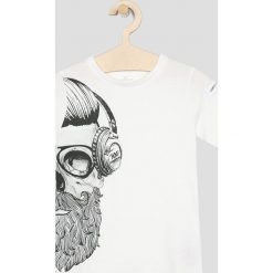 Name it - T-shirt dziecięcy 116-152 cm. Białe t-shirty chłopięce Name it, z nadrukiem, z bawełny, bez rękawów. Za 39,90 zł.