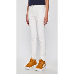 Levi's - Jeansy 721. Jeansy damskie Levi's®. W wyprzedaży za 299,90 zł.