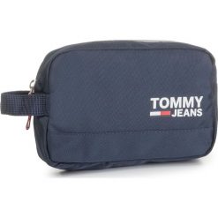 Kosmetyczka TOMMY JEANS - Tjm Cool City Washbag AM0AM05406 BDS. Niebieskie kosmetyczki męskie Tommy Jeans, bez wzorów, z jeansu. Za 139,00 zł.