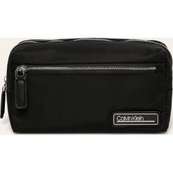 Calvin Klein - Kosmetyczka. Czarne kosmetyczki damskie Calvin Klein, bez wzorów, z nylonu. Za 229,90 zł.