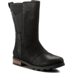 Kozaki SOREL - Emelie Mid NL2679 Black 010. Czarne kozaki damskie Sorel, ze skóry, przed kolano, na wysokim obcasie, na obcasie, bez zapięcia. W wyprzedaży za 389,00 zł.