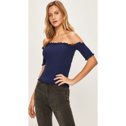 Guess Jeans - Top. Niebieskie bluzki damskie Guess Jeans, s, z aplikacjami, z elastanu, casualowe, bez kołnierzyka, z krótkim rękawem. W wyprzedaży za 139,90 zł.