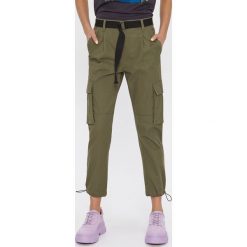 Spodnie cargo z paskiem - Khaki. Brązowe spodnie damskie House, xl. W wyprzedaży za 39,99 zł.