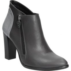 BOTKI GINO FABIANI 295. Czarne botki damskie marki Gino Fabiani, bez obcasa, bez zapięcia. Za 139,99 zł.