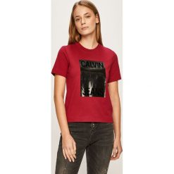Calvin Klein Jeans - T-shirt. Brązowe bluzki damskie Calvin Klein Jeans, s, z nadrukiem, z bawełny, z okrągłym kołnierzem. W wyprzedaży za 159,90 zł.
