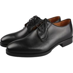 Buty Bradford Czarne. Czarne buty wizytowe męskie LANCERTO, z bawełny, z otwartym noskiem, na sznurówki. W wyprzedaży za 399,90 zł.
