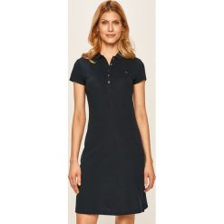 Tommy Hilfiger - Sukienka. Niebieskie sukienki damskie TOMMY HILFIGER, na co dzień, s, bez wzorów, z elastanu, casualowe, bez kołnierzyka, z krótkim rękawem, krótkie, mini, proste. Za 449,90 zł.