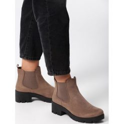 Khaki Botki Swiss Stone Pine. Brązowe botki damskie Born2be, na jesień, za kostkę, bez obcasa, na płaskiej podeszwie, bez zapięcia. Za 99,99 zł.
