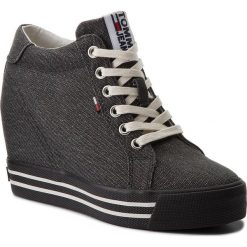 Sneakersy TOMMY JEANS - Sneaker Wedge EN0EN00192 Black 990. Czarne sneakersy damskie Tommy Jeans, z jeansu. W wyprzedaży za 279,00 zł.