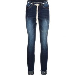 Dżinsy Skinny z wywiniętymi nogawkami i ćwiekami bonprix ciemny denim. Niebieskie rurki damskie bonprix, z denimu. Za 159,99 zł.