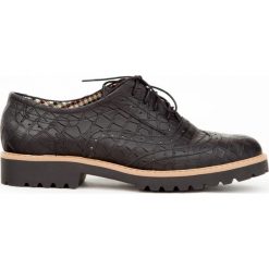 Półbuty oksfordki z tłoczeniem - skóra naturalna - model 258 - kolor czarny krokodyl. Czarne półbuty damskie Zapato, bez obcasa, bez zapięcia. W wyprzedaży za 179,40 zł.