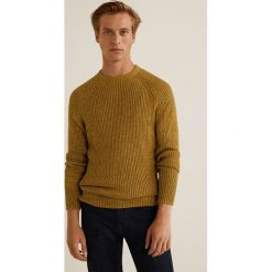 Mango Man - Sweter Folly. Brązowe swetry klasyczne męskie Mango Man, l, z bawełny, z okrągłym kołnierzem. Za 199,90 zł.