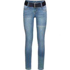 Dżinsy SKINNY z paskiem bonprix niebieski "bleached”. Niebieskie boyfriendy damskie bonprix. Za 129,99 zł.