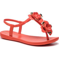 Sandały IPANEMA - Floral Sandal Fem 82662 Red/Gold 21288. Czerwone klapki damskie Ipanema, z aplikacjami, z tworzywa sztucznego, bez obcasa. Za 109,99 zł.