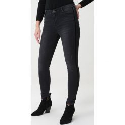 Czarne Jeansy Burngreave. Czarne jeansy damskie Born2be, xl, z jeansu. Za 99,99 zł.