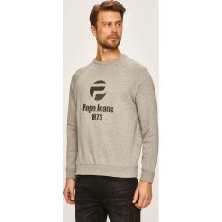 Pepe Jeans - Bluza Adrian. Szare bluzy męskie Pepe Jeans, s, z aplikacjami, z bawełny, z okrągłym kołnierzem, bez rękawów, bez kaptura. W wyprzedaży za 239,90 zł.