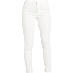 Dorothy Perkins Petite FRANKIE Jeans Skinny Fit white. Białe rurki damskie marki Dorothy Perkins Petite, petite. Za 129,00 zł.