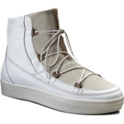 Śniegowce MOON BOOT - Mb Vega Lux 24101100002 Bianco. Białe kozaki damskie Moon Boot, na zimę, ze skóry, na niskim obcasie, bez zapięcia. W wyprzedaży za 699,00 zł.