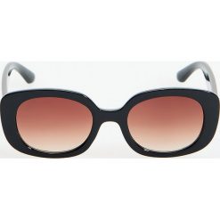 Okulary przeciwsłoneczne w stylu retro - Czarny. Czarne okulary przeciwsłoneczne damskie Mohito, retro. Za 49,99 zł.