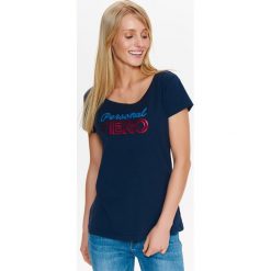 T-SHIRT KRÓTKI RĘKAW DAMSKI, Z NAPISEM. T-shirty damskie Top Secret. W wyprzedaży za 14,99 zł.